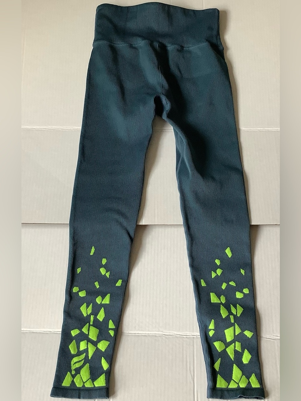 Fabletics Seamless Ribbed High Waisted Leggings Teal Neon Green Geometric XS/S